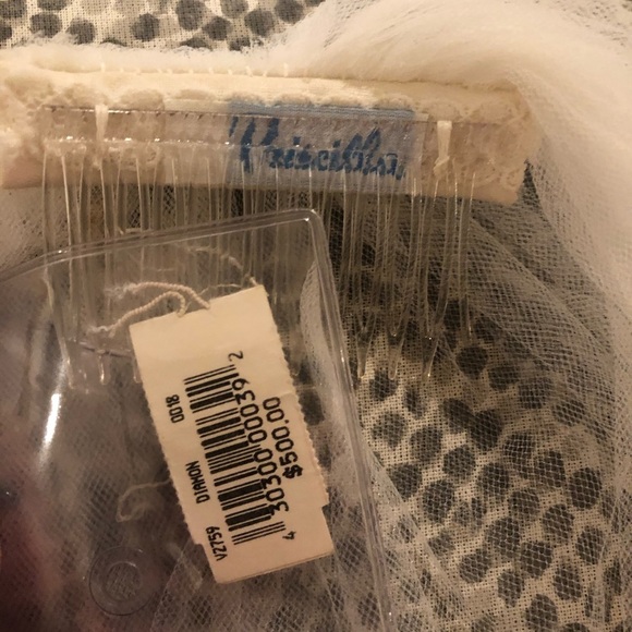 Priscilla single lace Vail